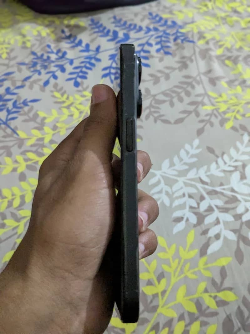 Apple iPhone 14 Pro 2