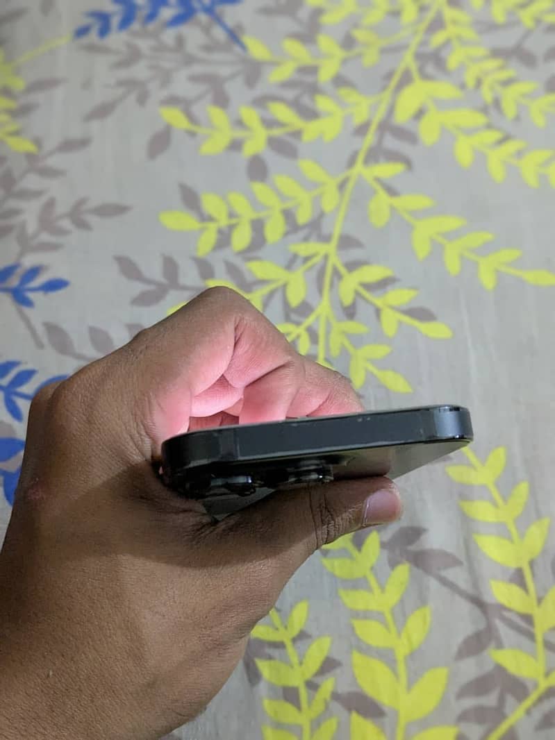 Apple iPhone 14 Pro 3