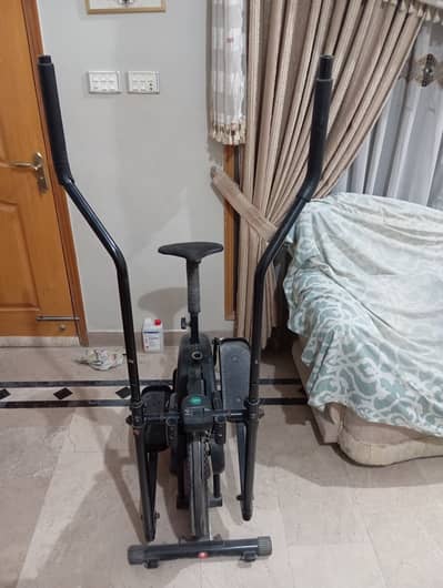 Eliptical cycling machine