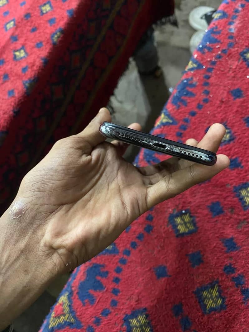 Apple iPhone X 6