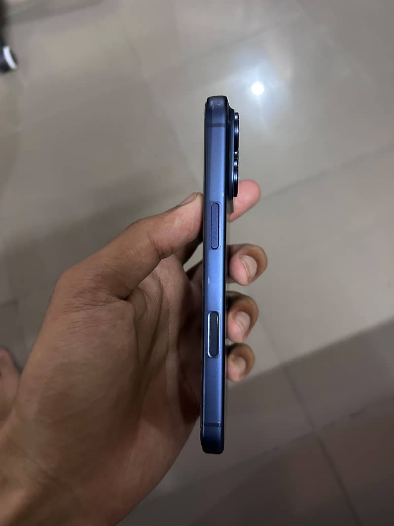 Apple iPhone 17 Pro 1