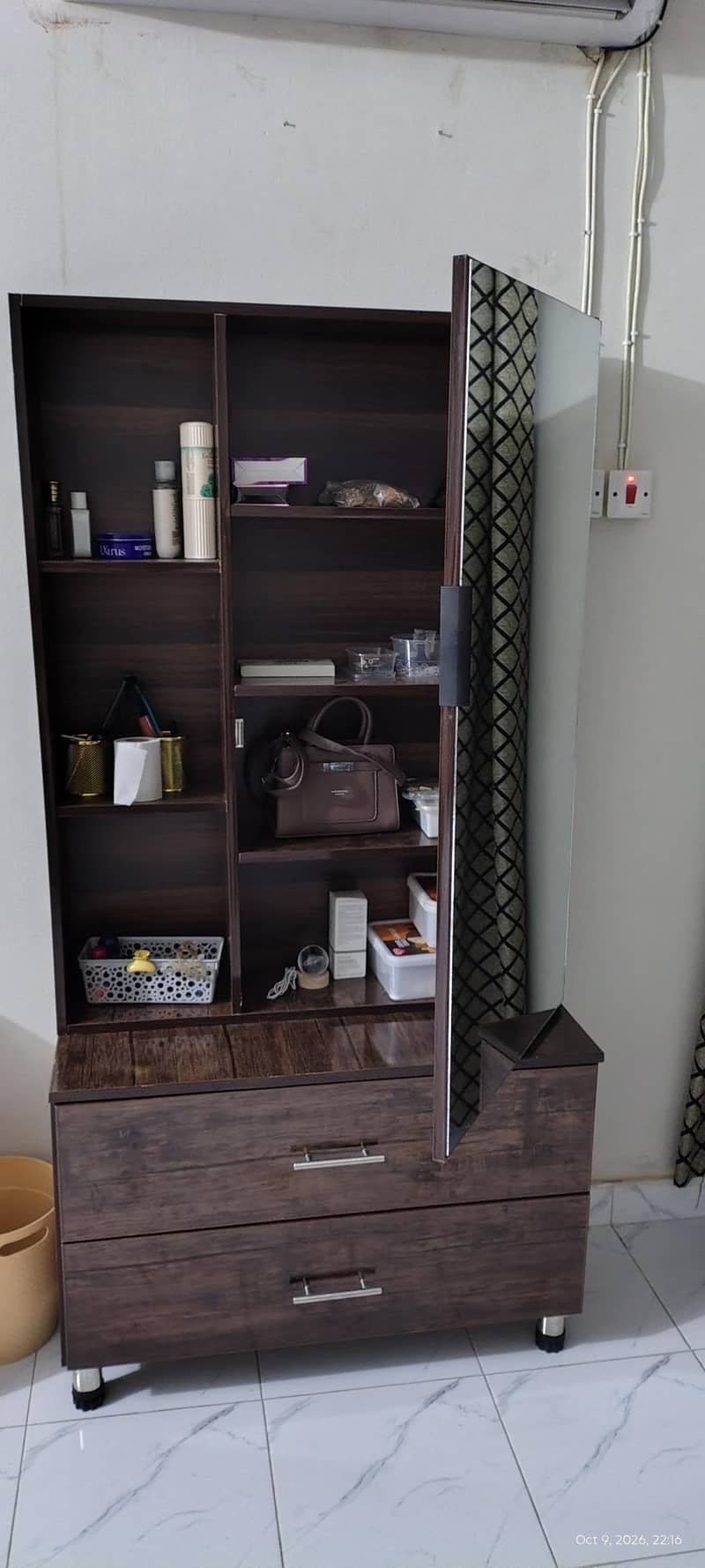 Dressing Table 3