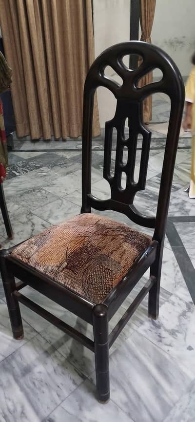 wooden daingtable
