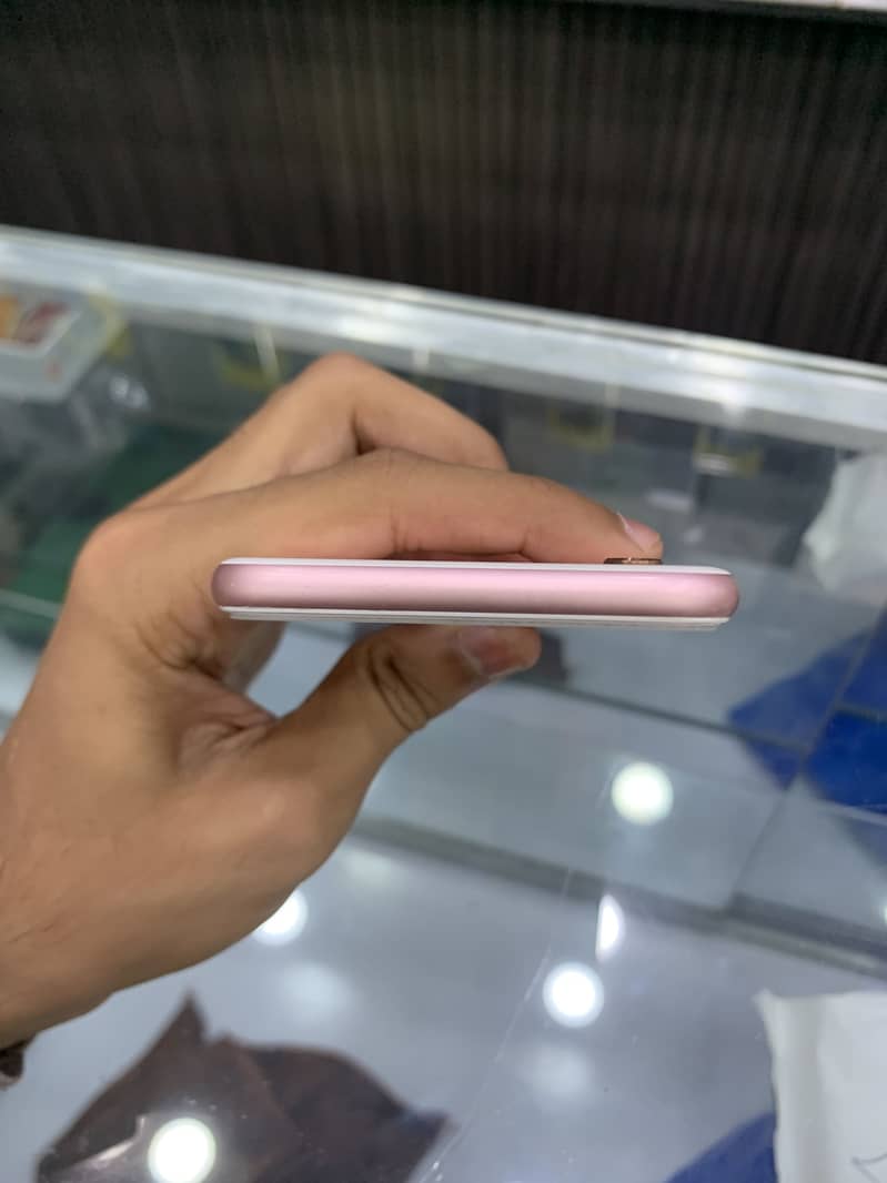 Apple iPhone 6S 0