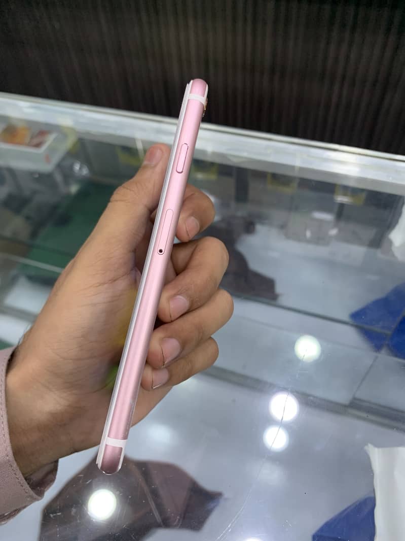 Apple iPhone 6S 1