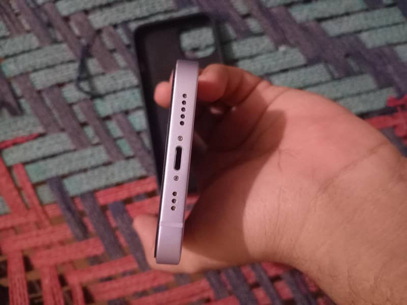 Apple iPhone 14 3