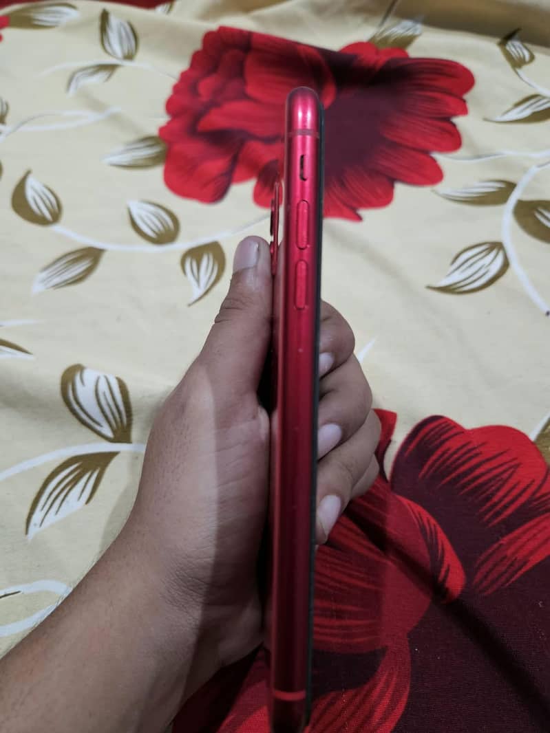 Apple iPhone 11 4