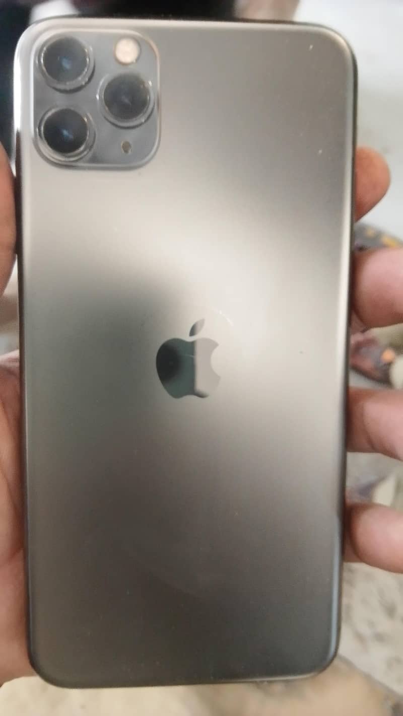 iPhone 11 Pro Max 1