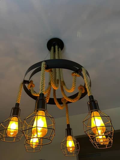 Elegant Luxury Chandelier - Excellent condition 10/10