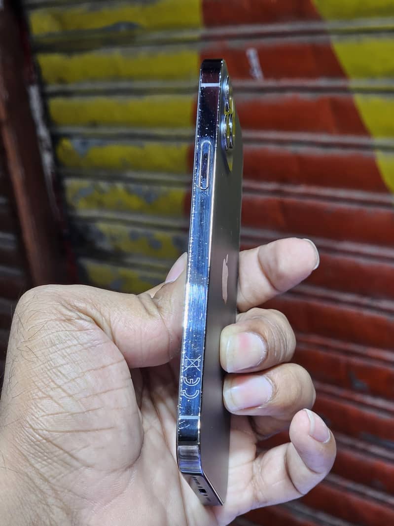 Apple iPhone 12 Pro 2