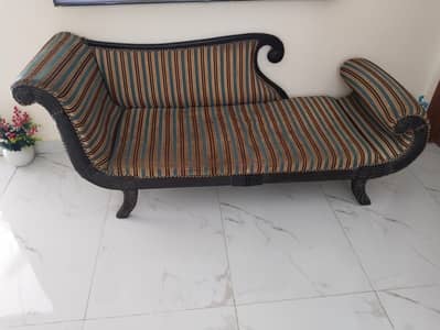 Wood Frame Dewan