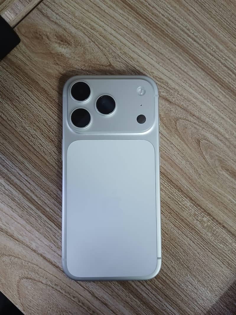 Apple iPhone 17 Pro 2