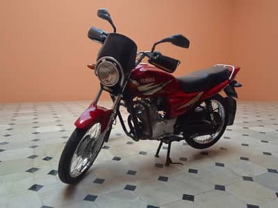 YAMAHA YB125Z LIMITED EDITION BIKE FOR URGENT SALE