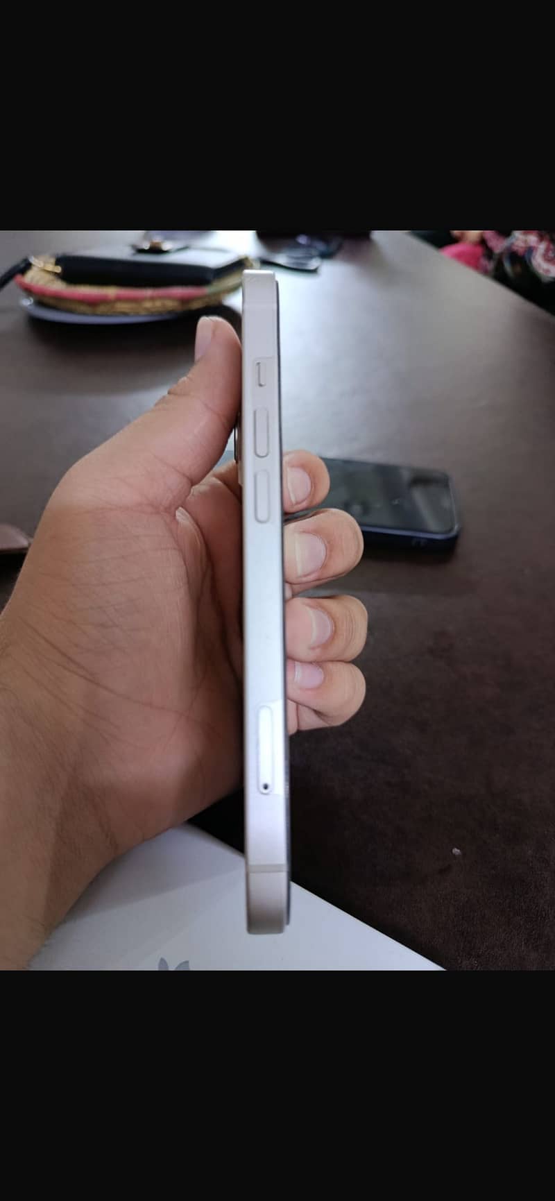 Apple iPhone 13 1
