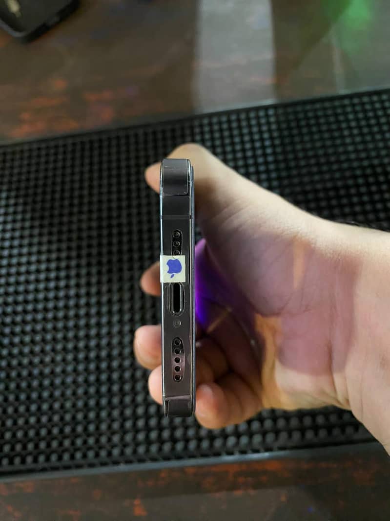 Apple iPhone 14 Pro 1