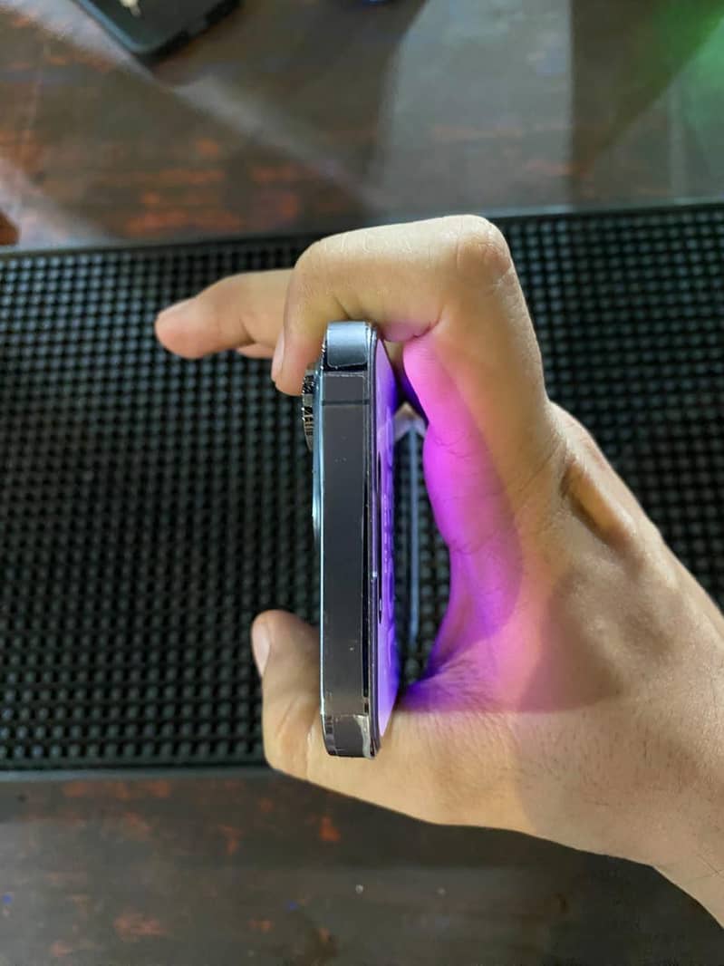 Apple iPhone 14 Pro 2