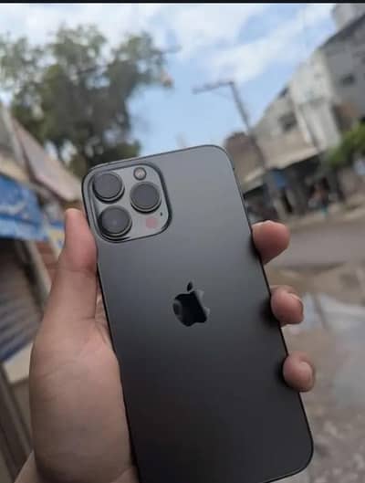 I phone 13 pro max 10/10 96 health orignal water pack 256 gb