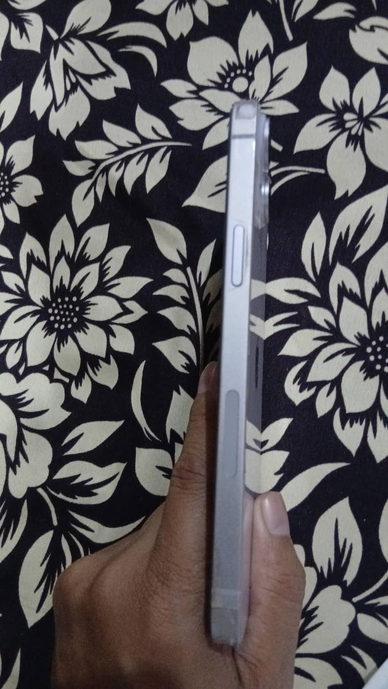 Apple iPhone 14 plus 3