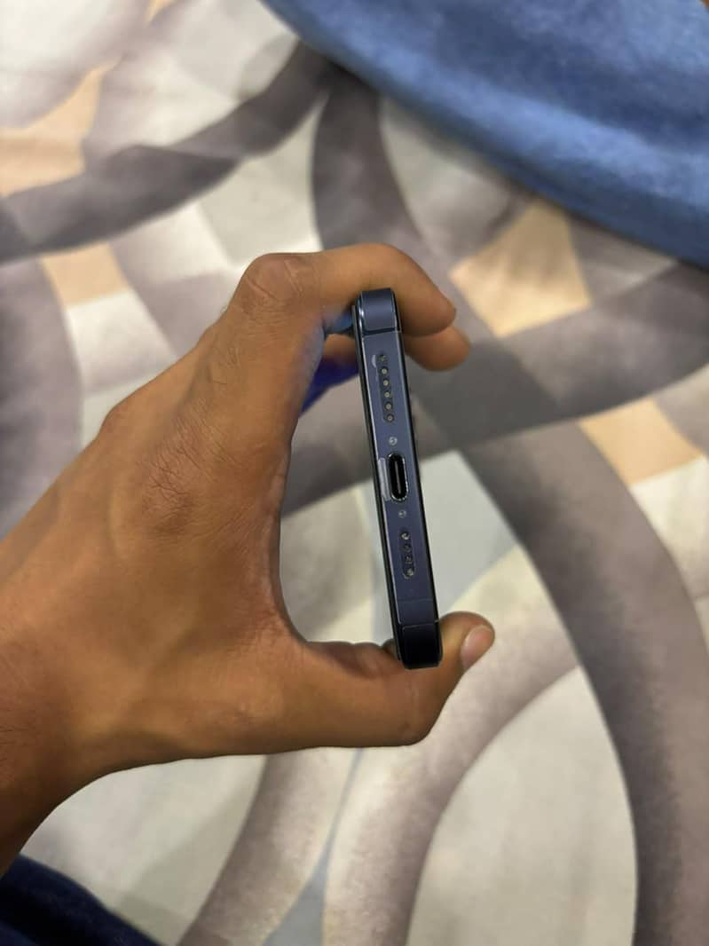 Apple iPhone 15 Pro Max 1