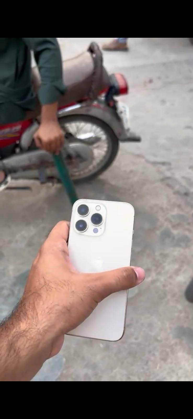 Apple iPhone 13 Pro 0