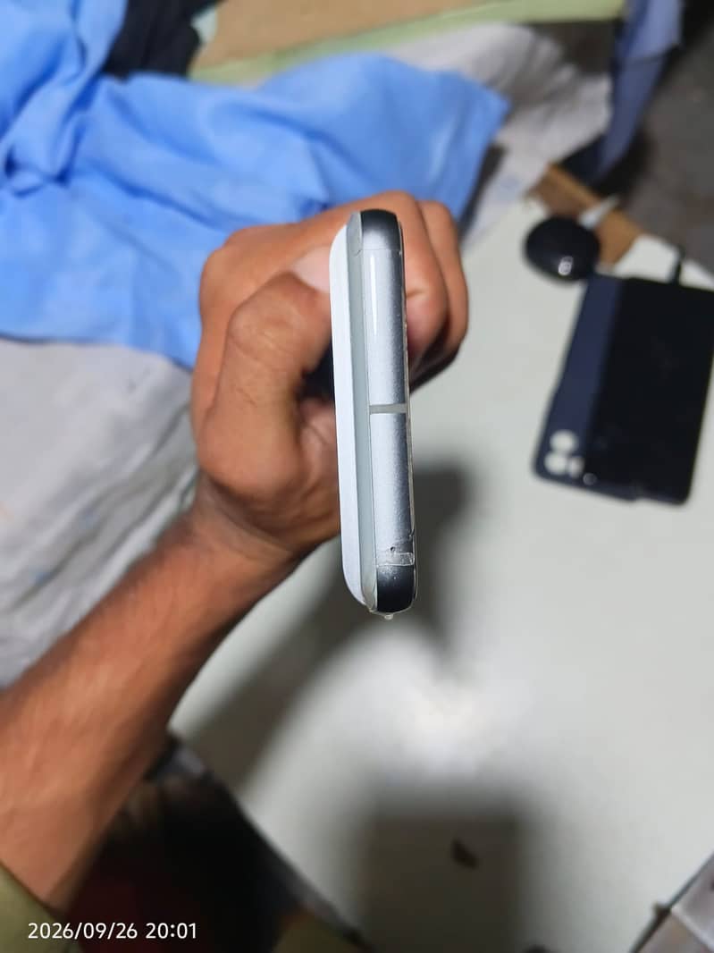 Google Pixel 8 2