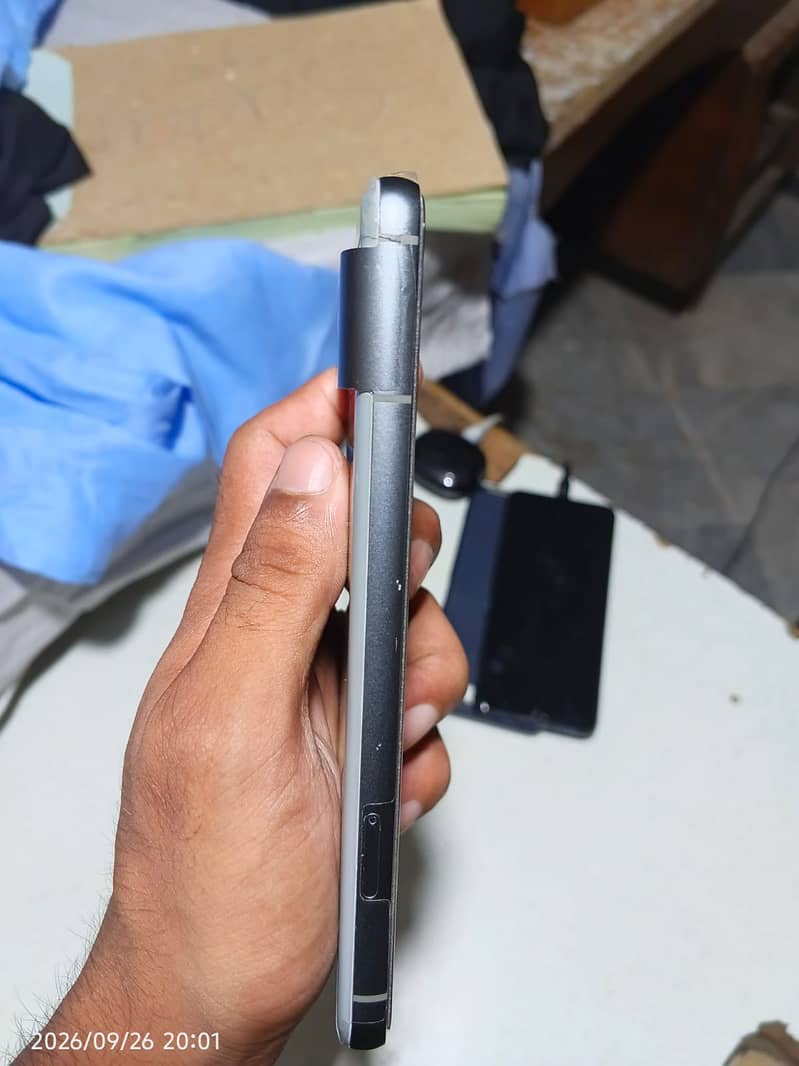 Google Pixel 8 4