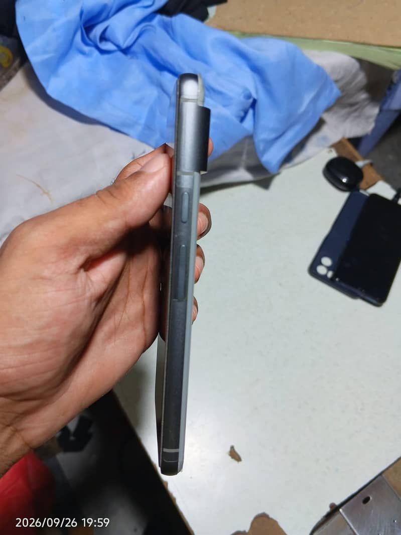 Google Pixel 8 5