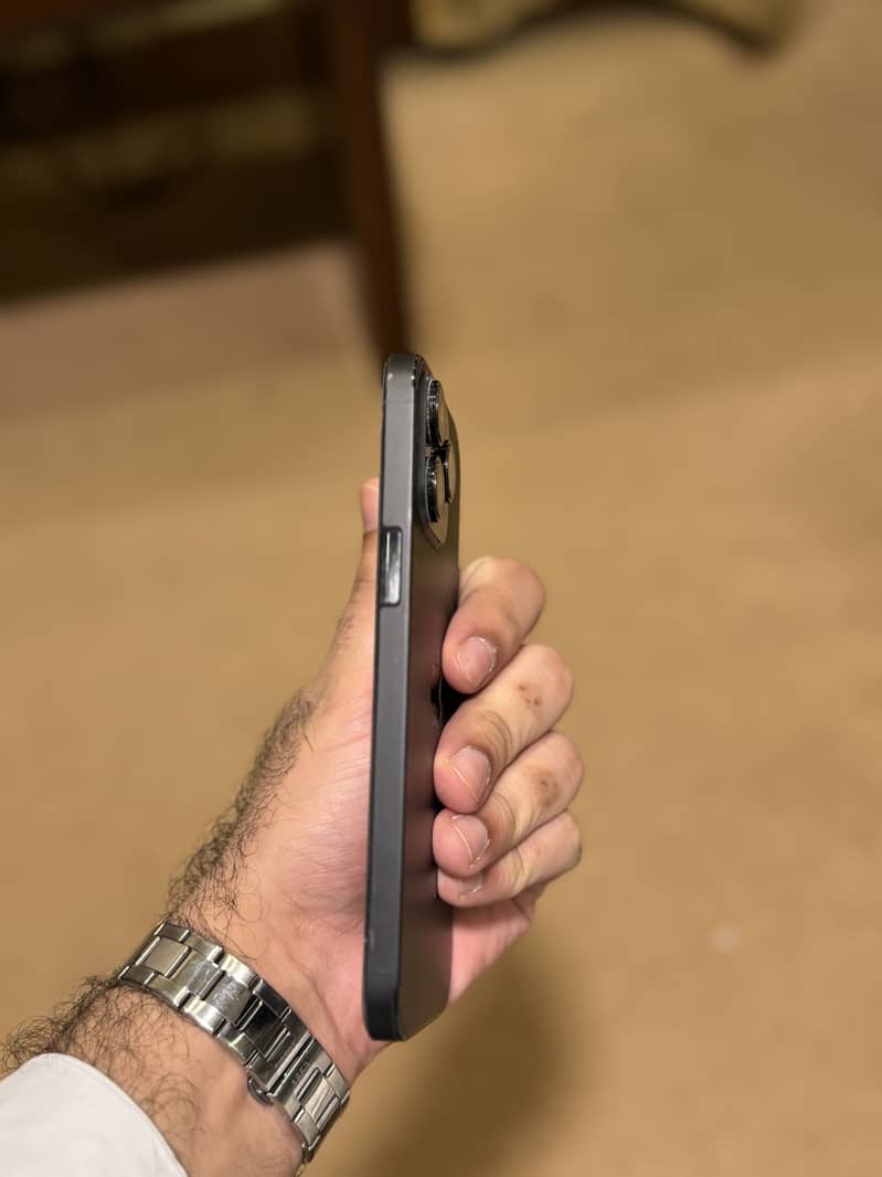Apple iPhone 14 Pro Max 4