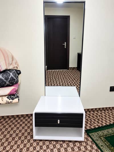 side mirror table
