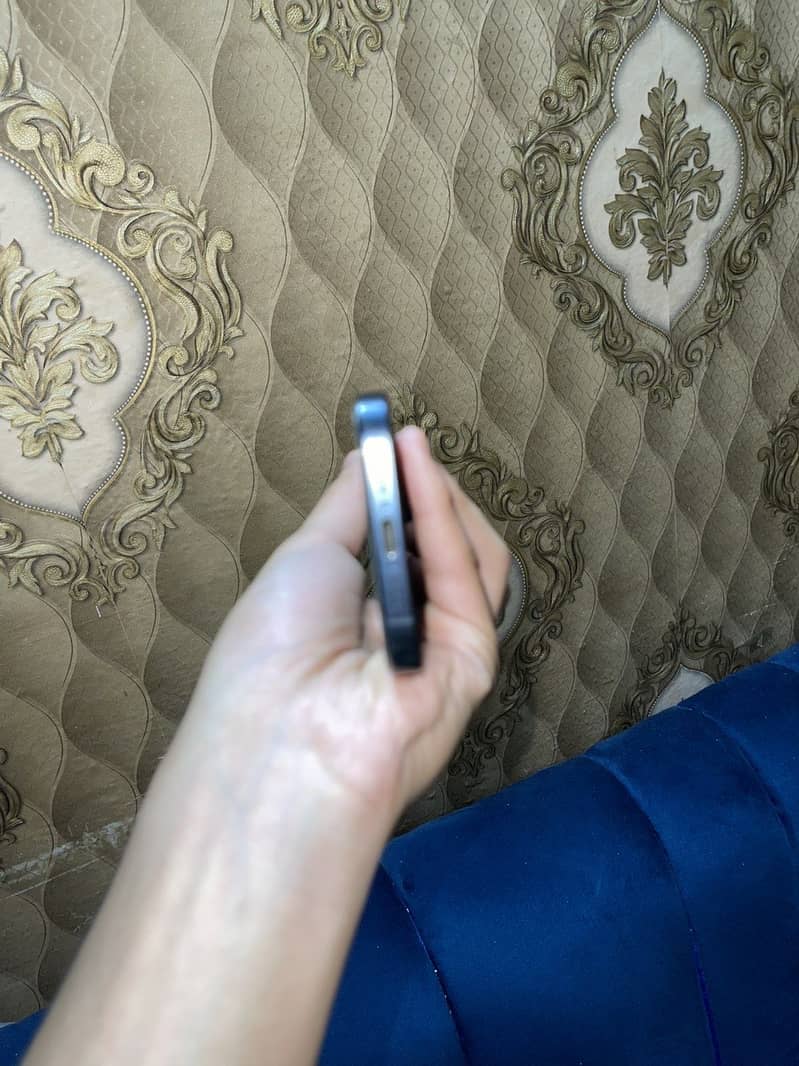 Apple iPhone 15 Pro 1