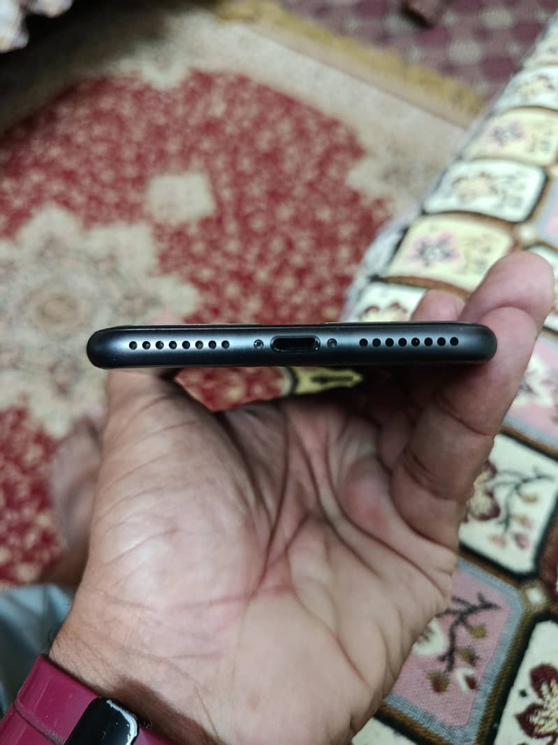 Apple iPhone 8 Plus 6