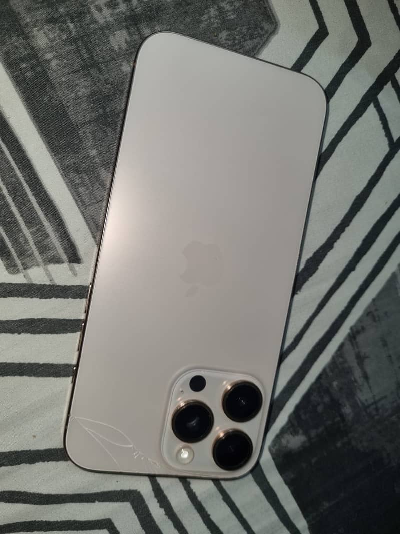 Apple iPhone 16 Pro Max 0