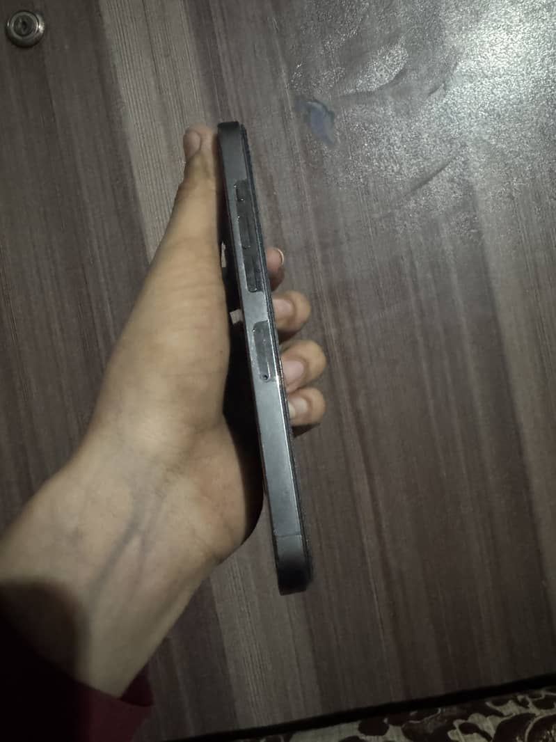 Apple iPhone 13 Pro 1