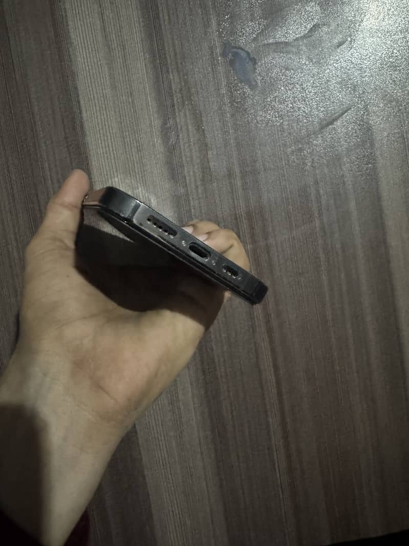 Apple iPhone 13 Pro 2