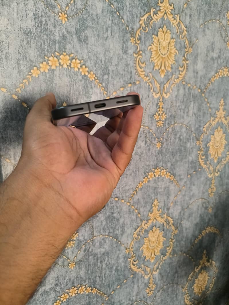 Google Pixel 10 3