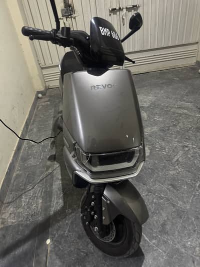 Revoo A12 LFP Electric Scooty | 1000W | 100KM Range | Under Warranty