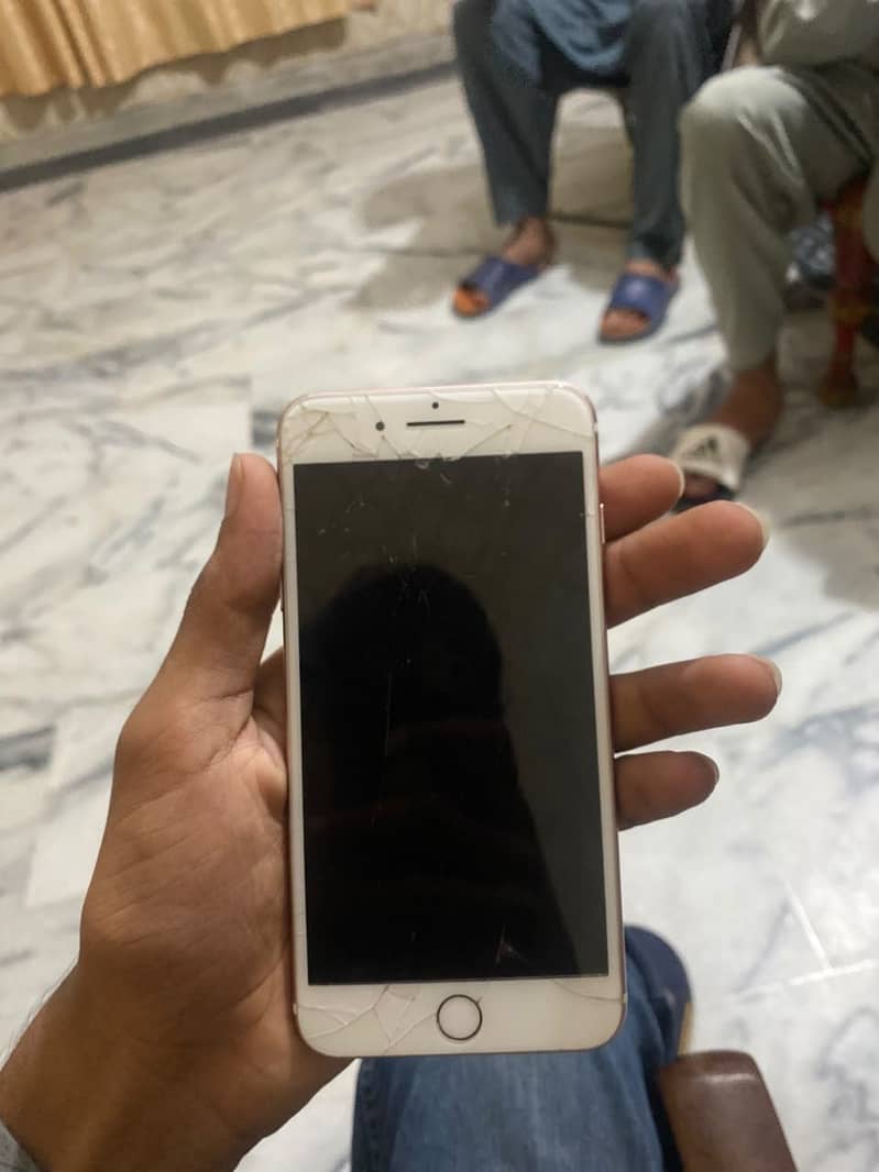 Apple iPhone 7 Plus 2