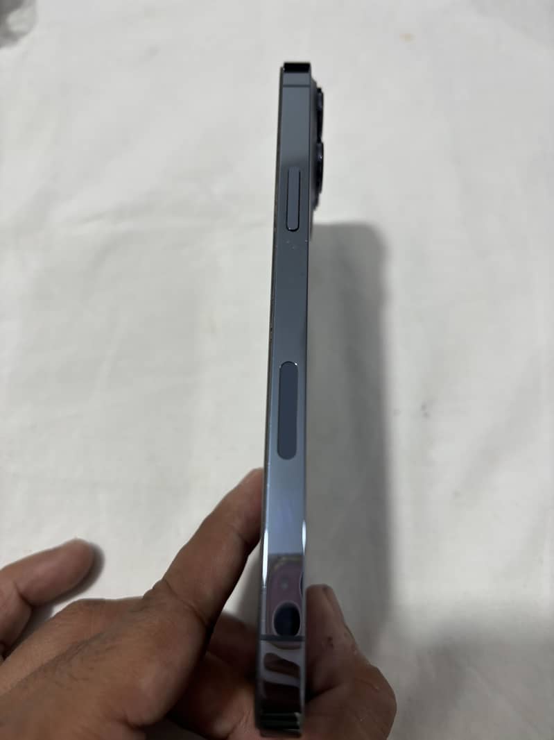 Apple iPhone 13 Pro Max 6