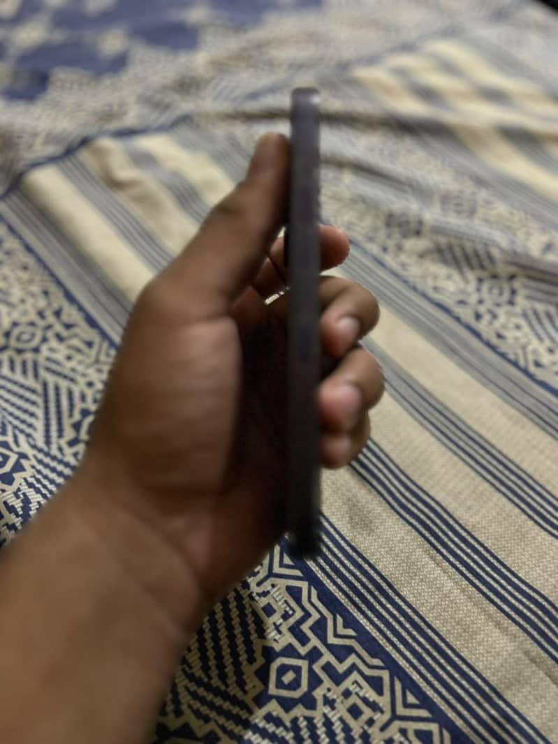 Apple iPhone 14 Pro 4