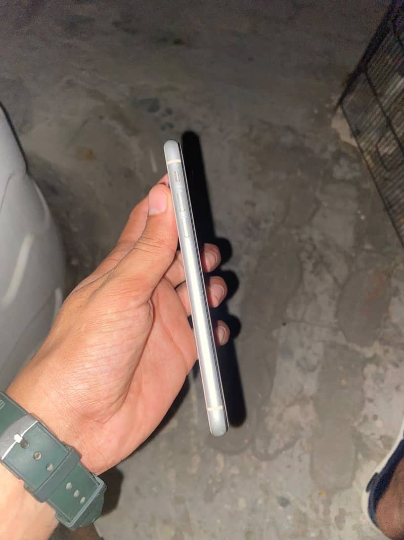 Apple iPhone 11 5