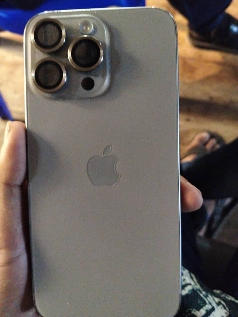 Apple iPhone 15 Pro Max 1