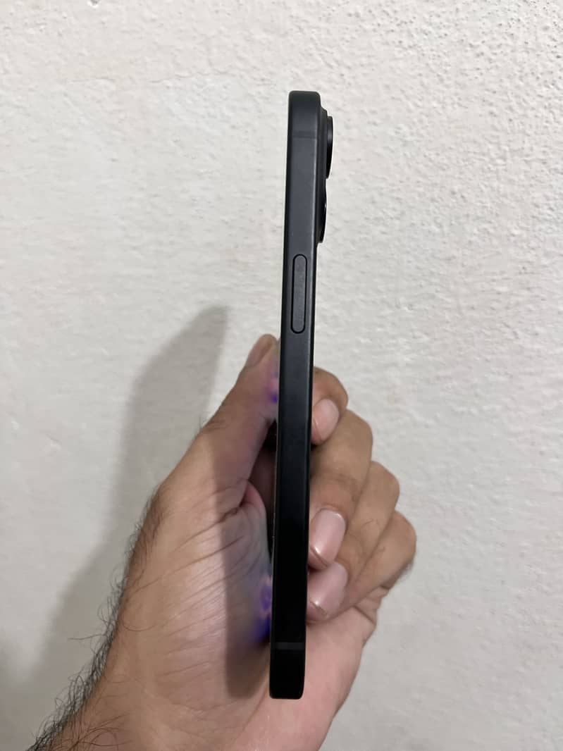 Apple iPhone 15 2