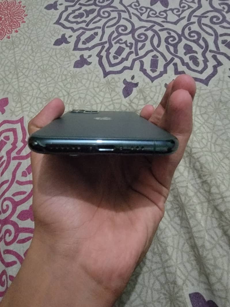 Apple iPhone 11 Pro 3