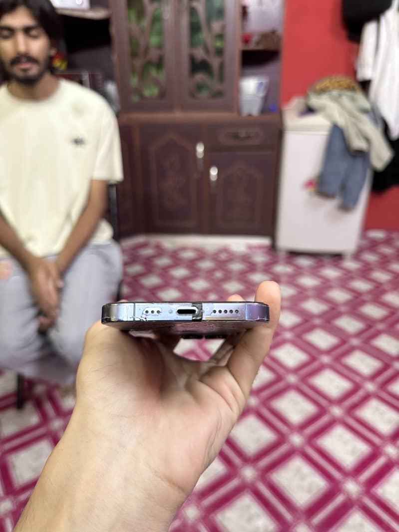 Apple iPhone 13 Pro 2