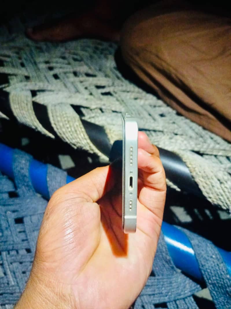 Apple iPhone 12 2