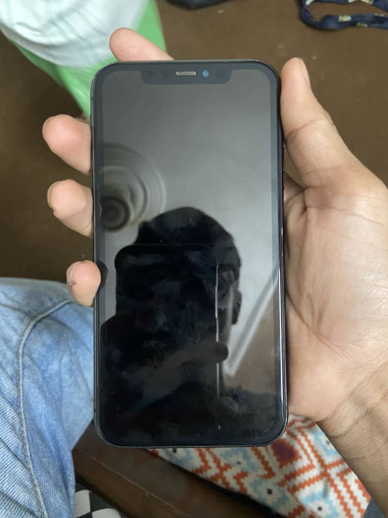 Apple iPhone 11 4