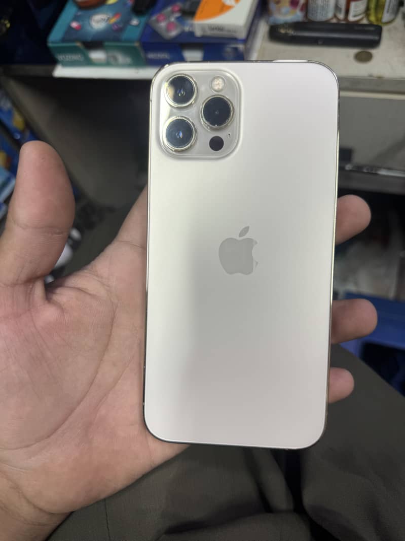 Apple iPhone 12 Pro Max 4