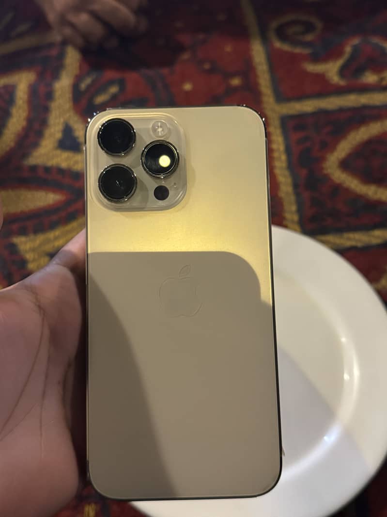 Apple iPhone 14 Pro Max 0