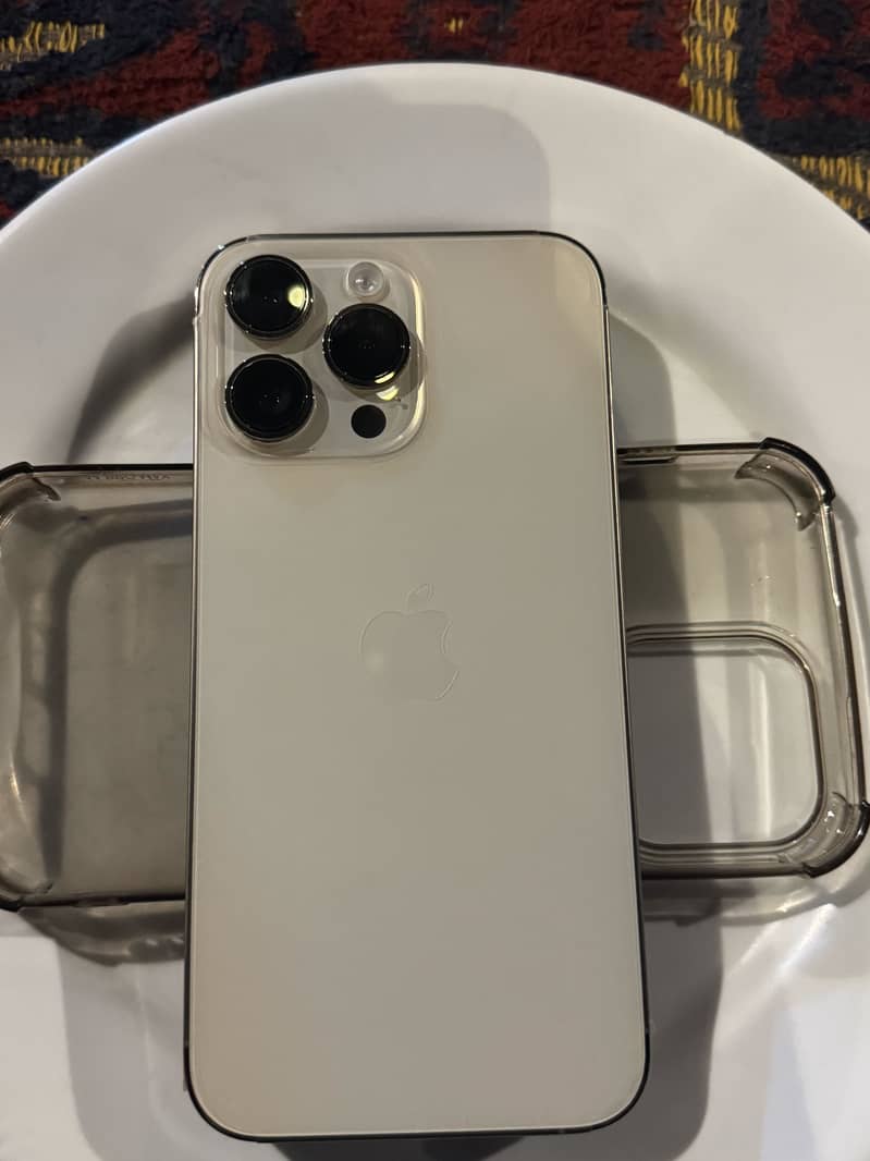 Apple iPhone 14 Pro Max 1