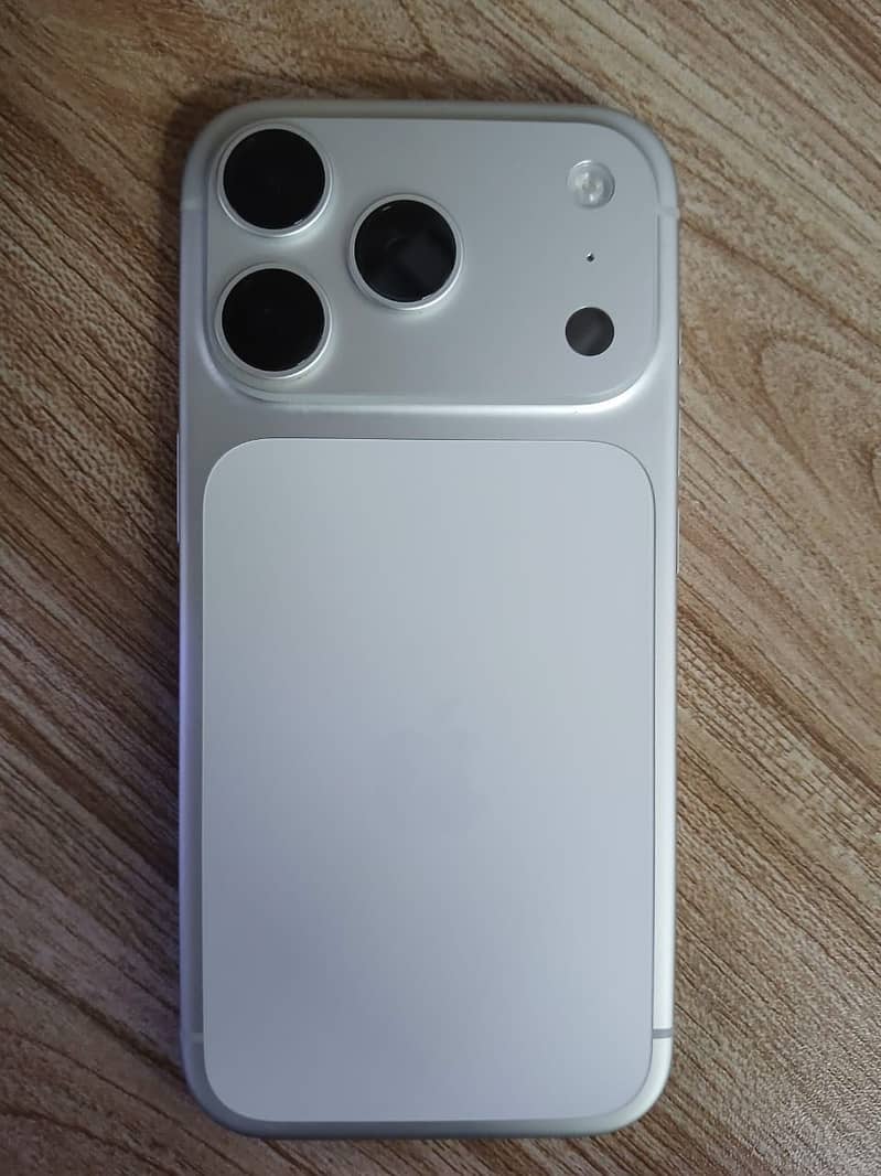 Apple iPhone 17 Pro 2